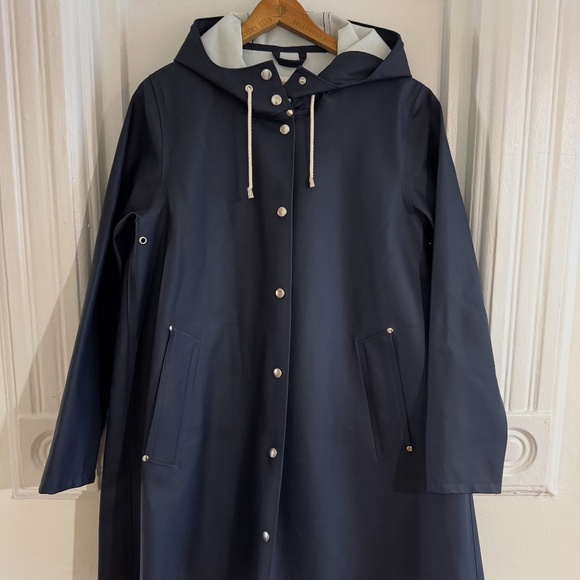 Stutterheim Mosebacke Raincoat in Navy - Picture 1 of 2